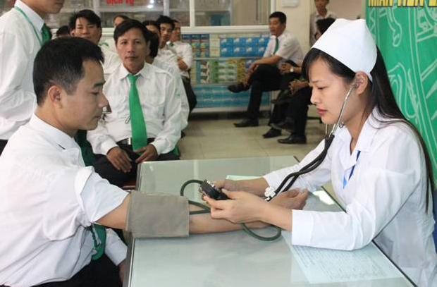 Kiểm tra sức khỏe bắt buộc đối với tài xế.